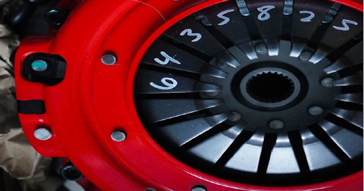 Red and black clutch system